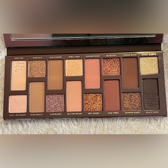 New! Born This Way Sunset Stripped Eyeshadow Palette - Picture 3 of 8